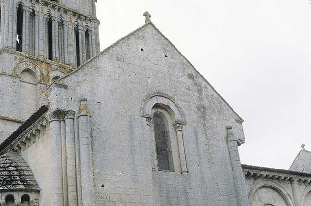 France, Aulnay-de-Saintonge: Church, Pierre