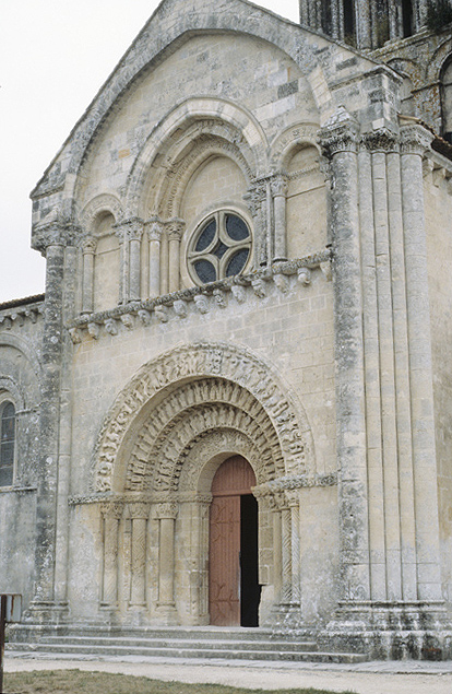 France, Aulnay-de-Saintonge: Church, Pierre