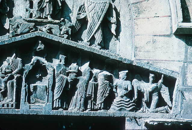 France, Clermont-Ferrand: Church, Notre-Dame-du-Port