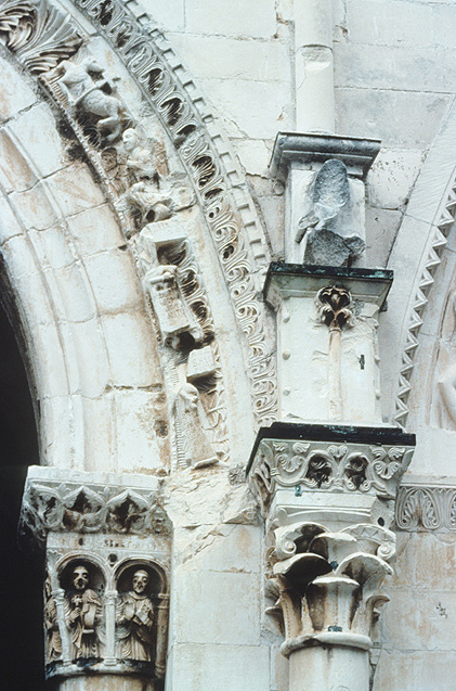 Italy, San Clemente a Casauria: Church