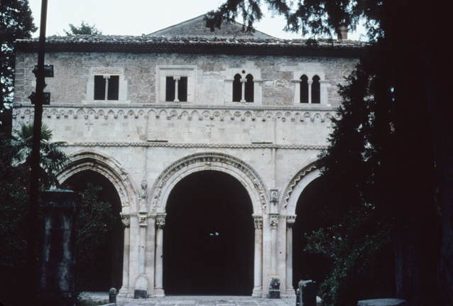 Italy, San Clemente a Casauria: Church