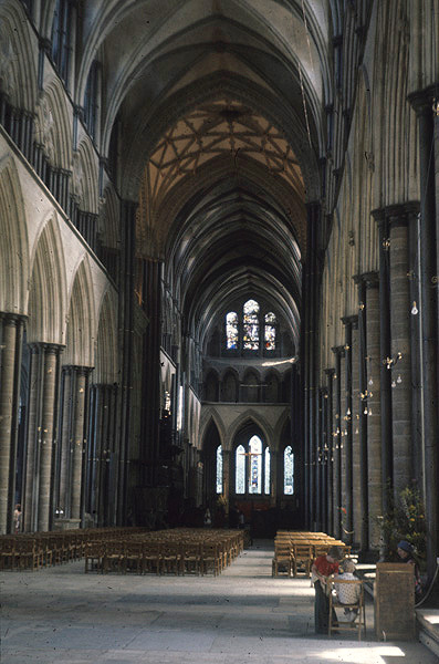 Interior, nave