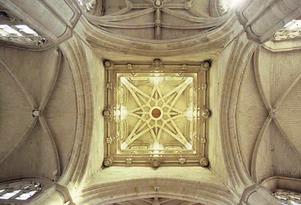 Interior, crossing