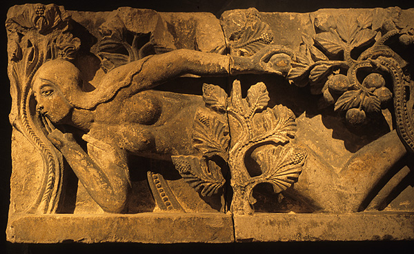 Exterior, eve