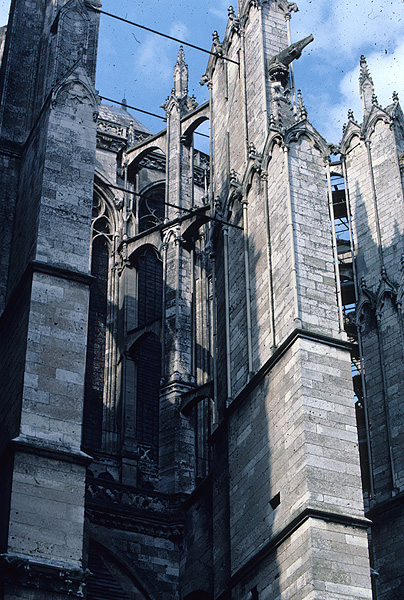 Exterior, buttresses
