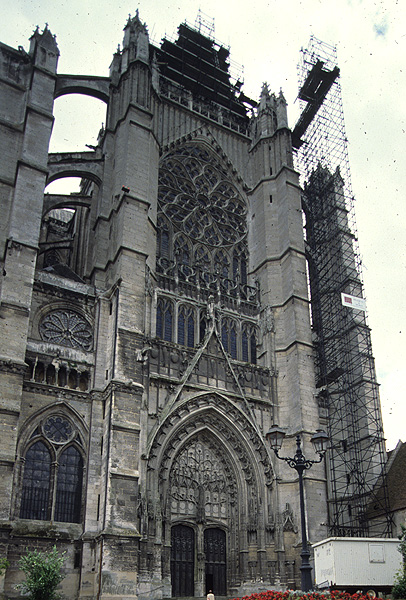 Exterior, north transept