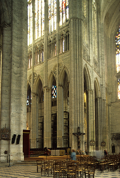Interior, crossing
