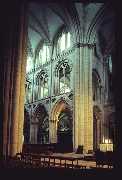 Interior, crossing