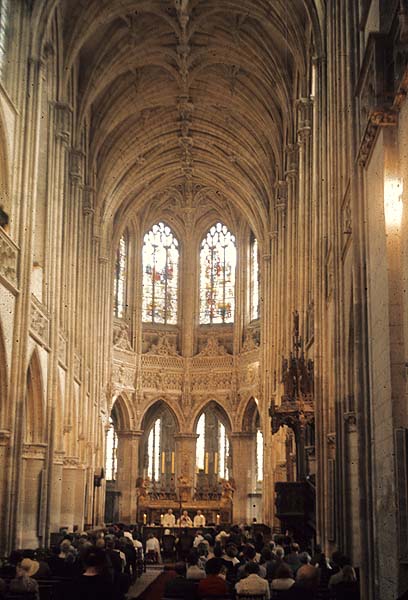 Interior, nave