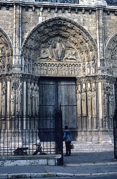 Exterior, royal portal, central door