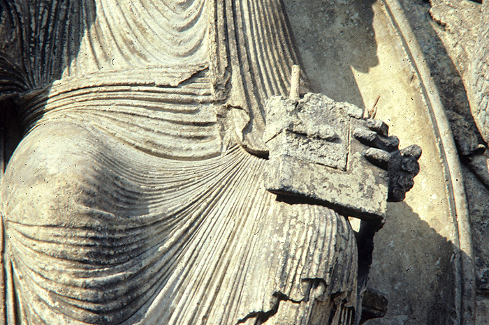 Exterior, hand of Christ