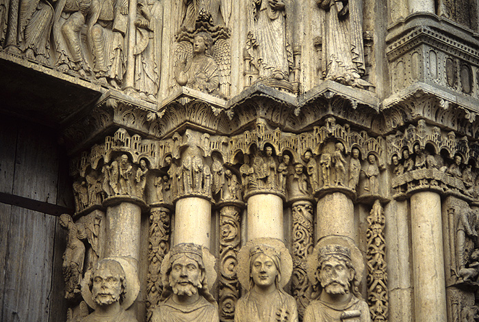 Exterior, capitals, central door, right side