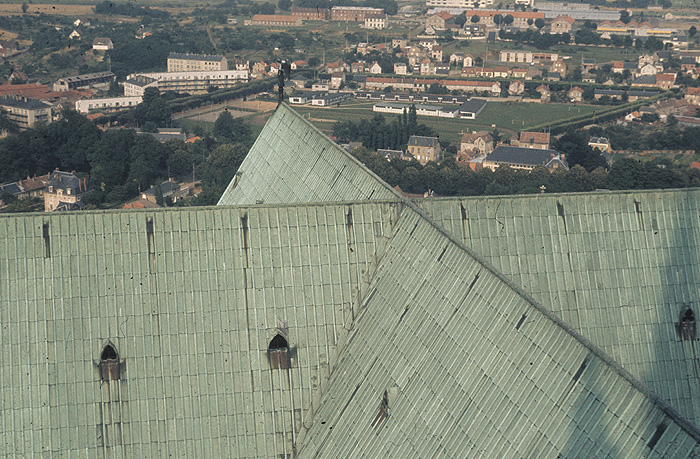 Exterior, roof