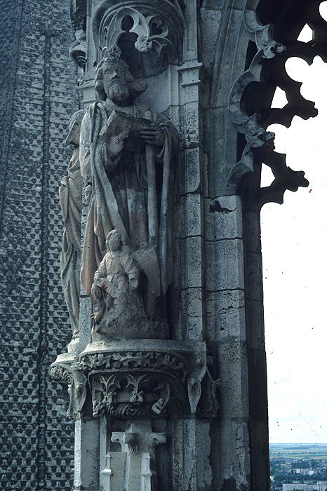 Exterior, north spire, detail