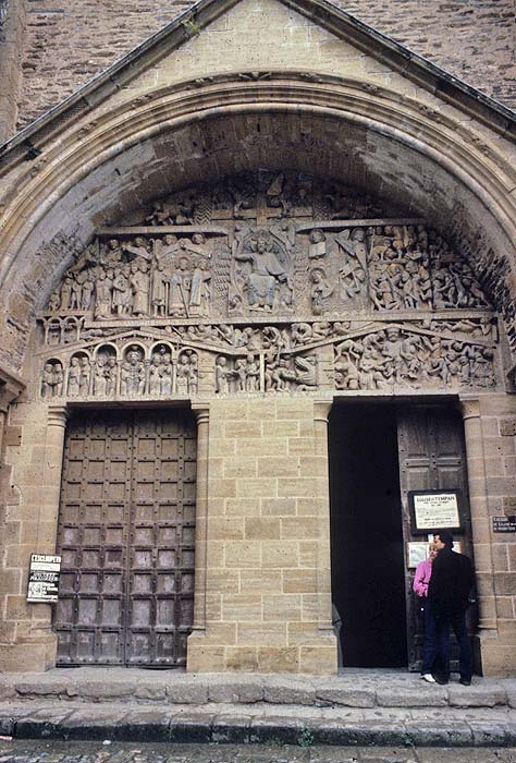 Exterior, portal