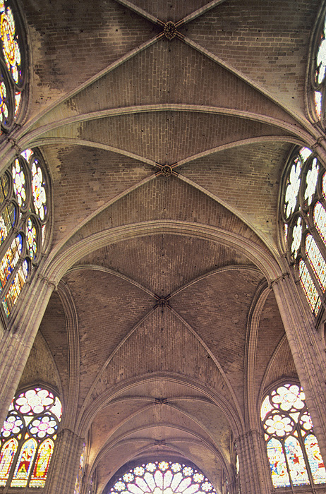 Interior, crossing vaults