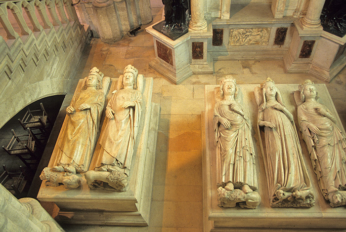 Interior, tombs