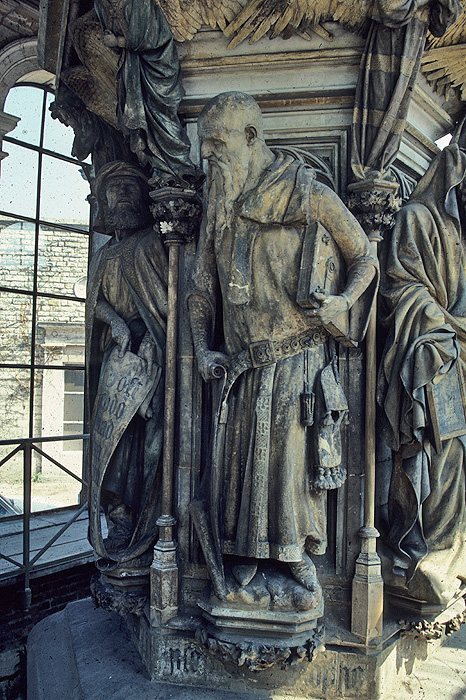 Exterior, Well of Moses
