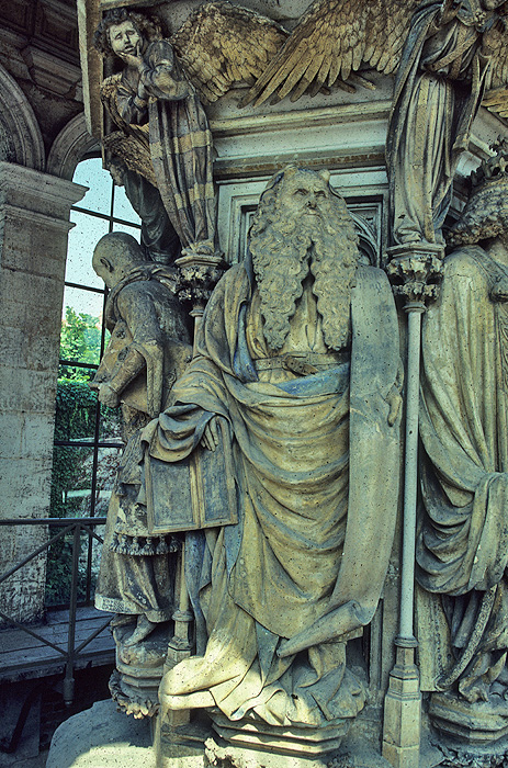 Exterior, Well of Moses