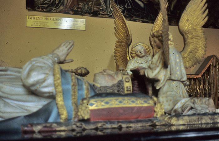 Interior view, pleurants