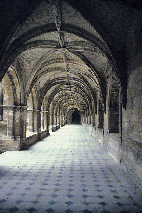Interior, nave
