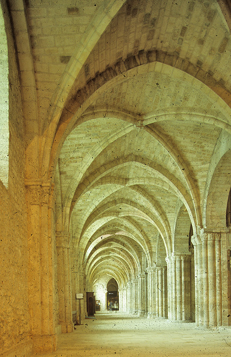 Interior, south nave aisle