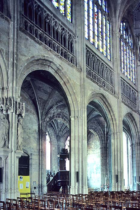 Interior, nave wall