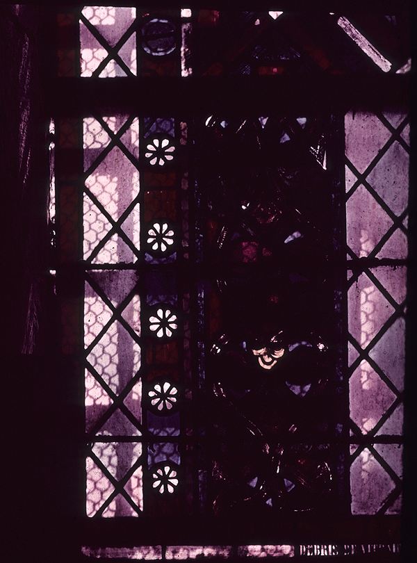 Fragment in crypt