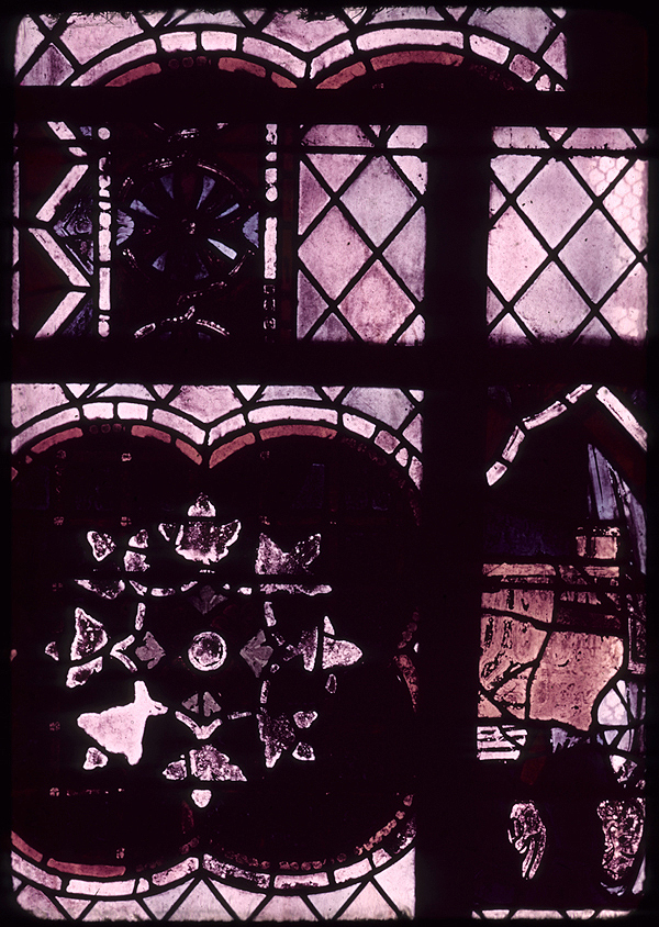 Fragment in crypt