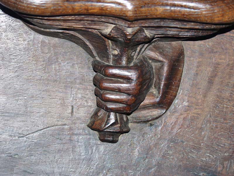 Hand, misericord, Saint-Pol-de-Léon, Saint-Paul-Aurélien, SH-10.