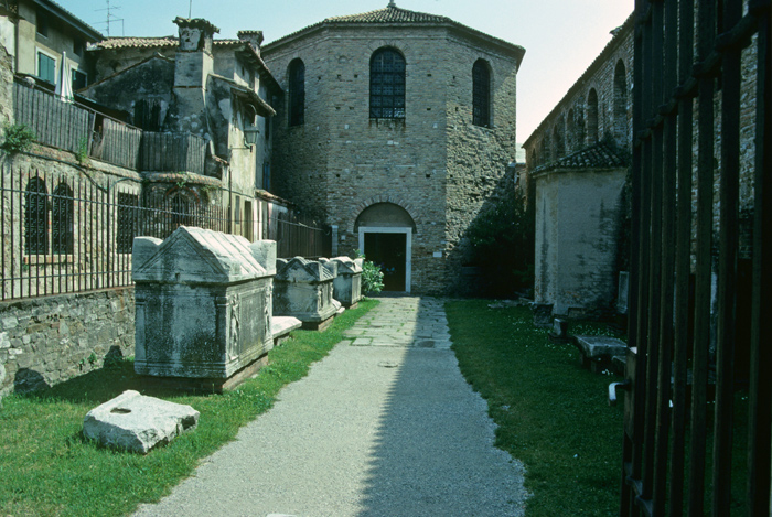 https://ima.princeton.edu/images/romanesquedb/cr.000734.jpg