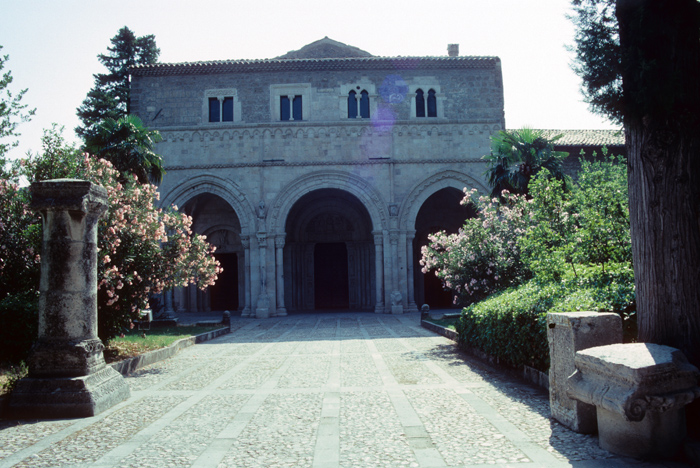 https://ima.princeton.edu/images/romanesquedb/cr.001443.jpg