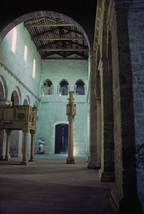 https://ima.princeton.edu/images/romanesquedb/cr.001462.jpg