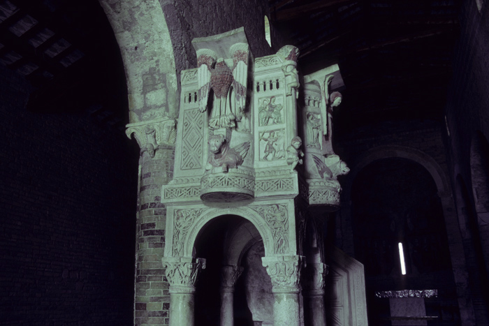 https://ima.princeton.edu/images/romanesquedb/cr.001600.jpg