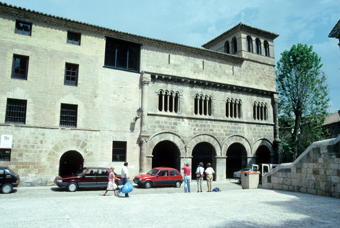 https://ima.princeton.edu/images/romanesquedb/cr.002122.jpg