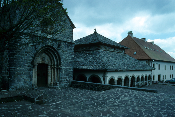https://ima.princeton.edu/images/romanesquedb/cr.002415.jpg