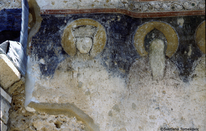 Fresco, outer narthex, east wall, showing Helena I of Serbia as a nun, Stephen III Nemanyic (Uros I) as Saint Simon, and Stephen Nemanya as Saint Simeon, both as monks<br>