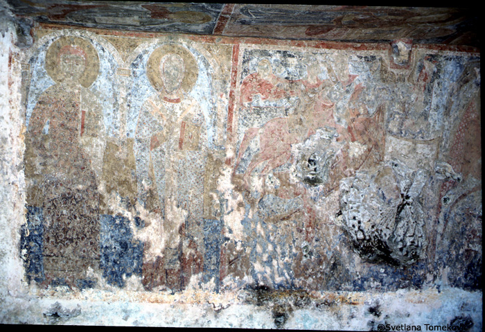 Fresco, south wall, showing Stephen Protomartyr  and Sylvester of Rome and Magi: Journey