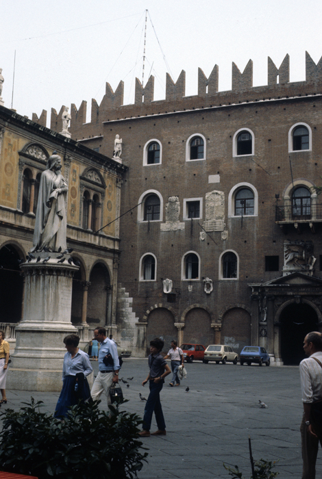 General view of Palazzo del Podesta, 1193