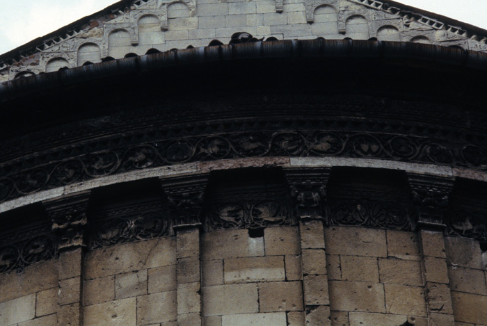 Apse, corbel table.