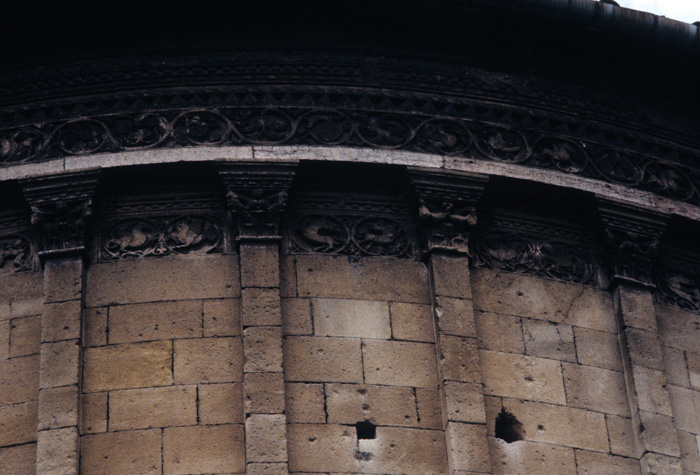 Apse, corbel table