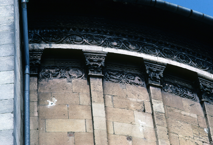 Apse, corbel table